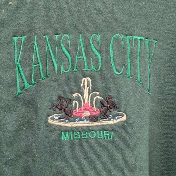 Kansas City, City of Fountains, Green Sweatshirt Unisex “Thrashed" Vintage - Picture 1 of 6